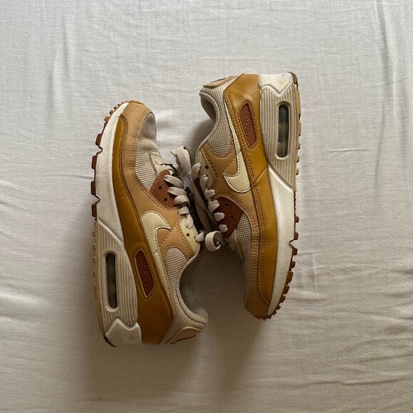 Nike Air Max 90 Sneakers in Caramel - Women's 7.5 - Picture 2 of 6